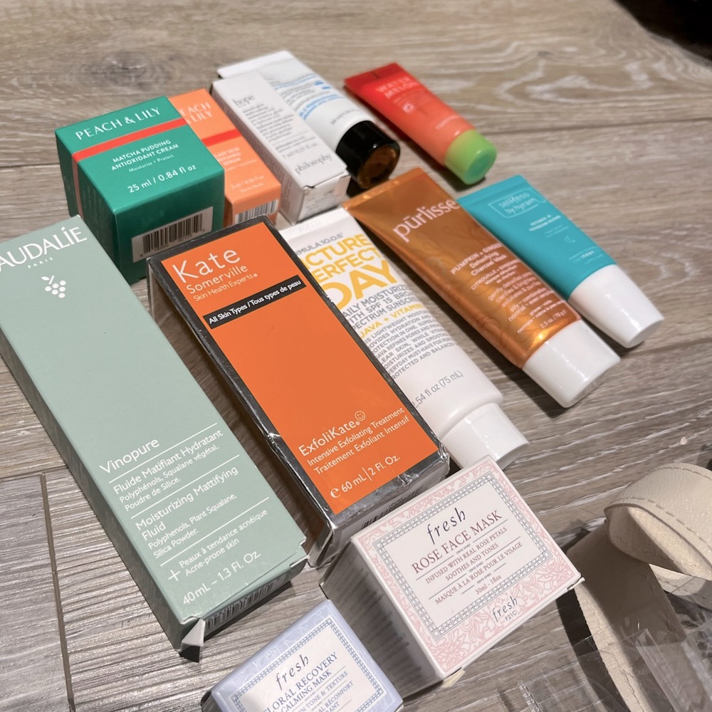 Skin bundle w/free gift✨